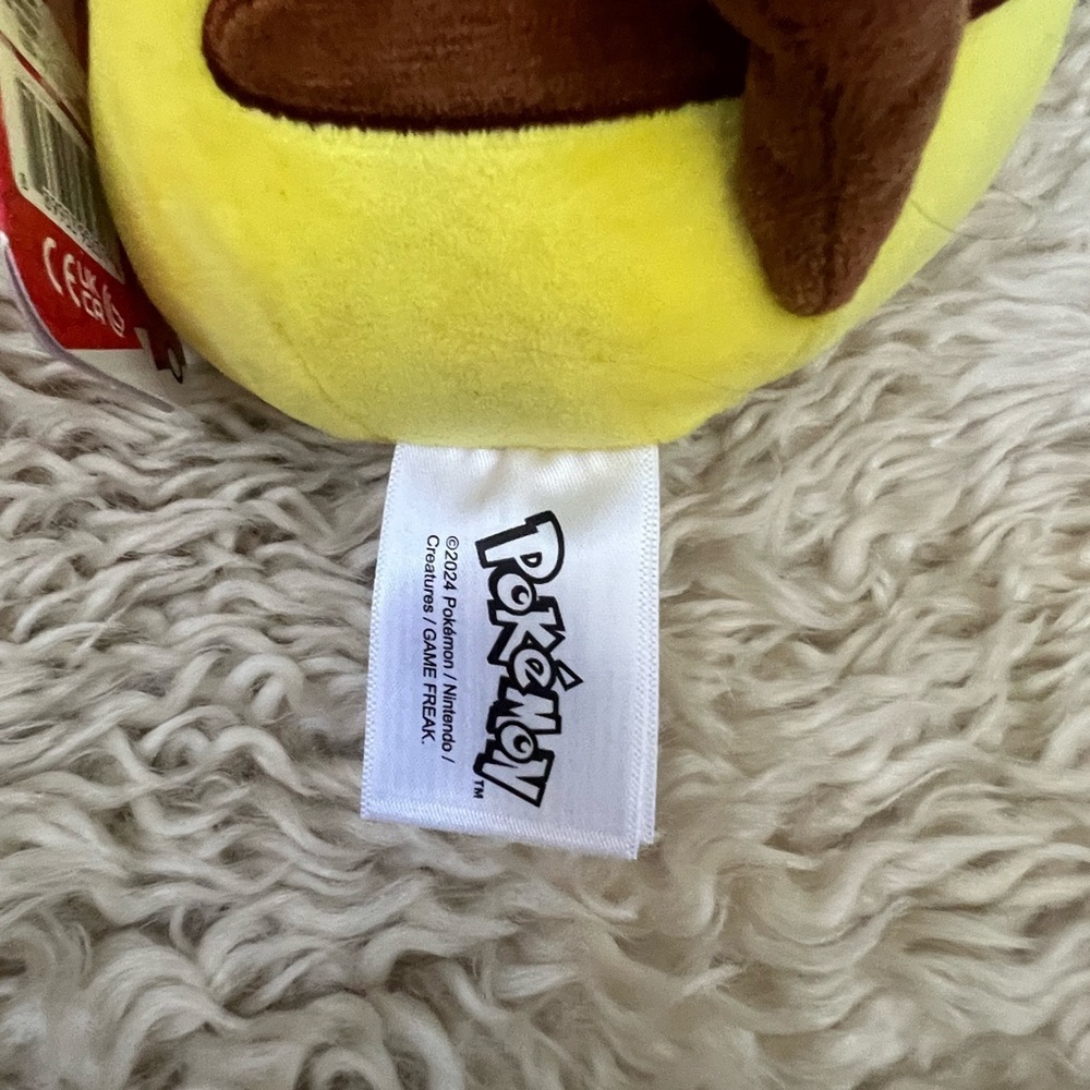 Pokemon Pikachu Plush - Picture 6 of 8